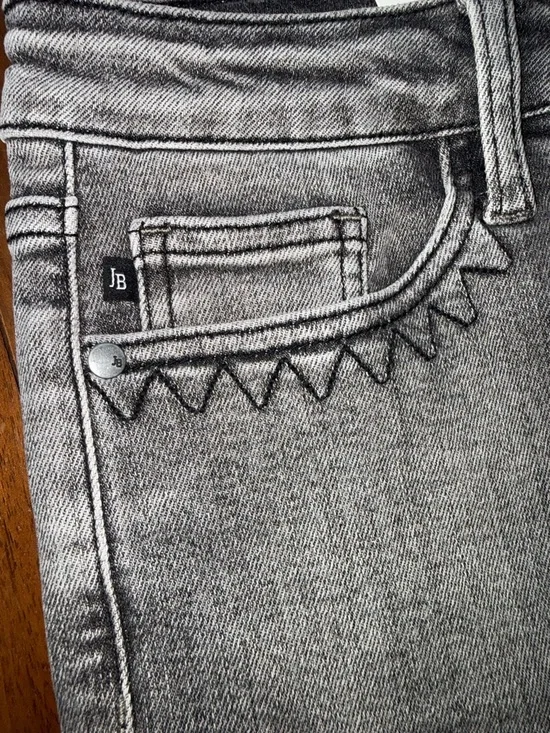 Judy Blue Gray Wide-Leg Crop Flare Jeans with Subtle ombré Fade - Picture 4 of 15